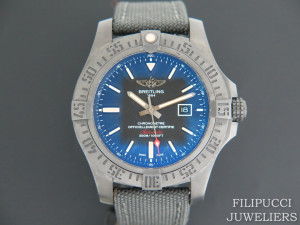 Breitling Avenger Blackbird 48