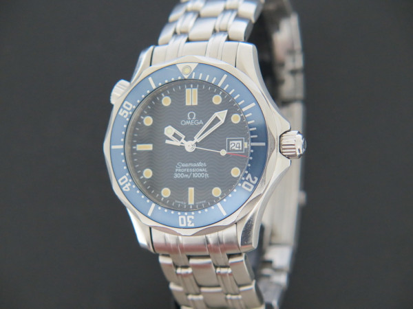 Omega - Seamaster 300M Mid-Size Blue Dial Quartz 25618000
