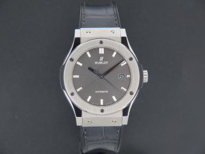 Hublot Classic Fusion Titanium Racing Grey 42mm 542.NX.7071.LR