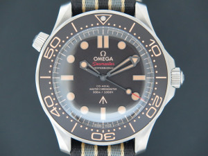 Omega Seamaster Diver 300M 007 Edition NEW 210.92.42.20.01.001