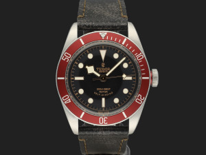 Tudor Heritage Black Bay Red 79220R