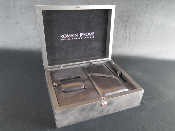 Romain Jerome - Watch Box 