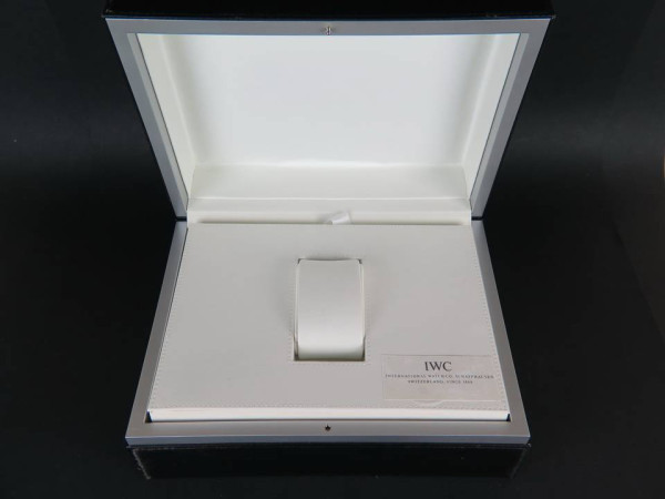 IWC - Box