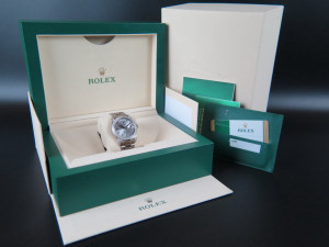 Rolex Day-Date White Gold Silver Diamond Emerald Dial 118389
