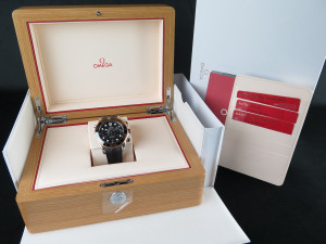 Omega Seamaster Diver 300M Chronograph SednaGold/Steel 21022445101001 NEW