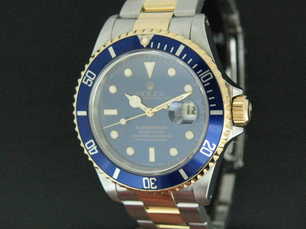 Rolex - Oyster Perpetual Submariner Date