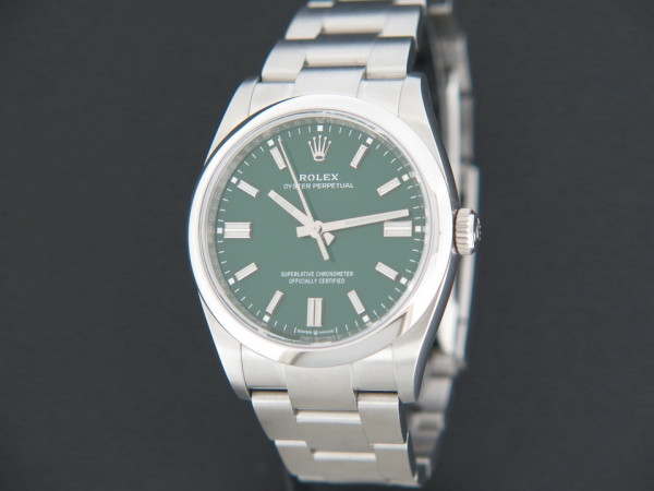 Rolex - Oyster Perpetual 36 Green Dial 126000 NEW