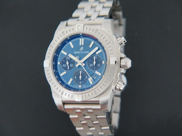 Breitling - Chronomat B01 Chronograph 44 AB0115 NEW
