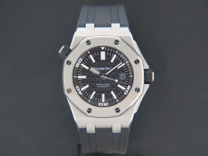 Audemars Piguet Royal Oak Offshore Diver Black Dial 15710ST