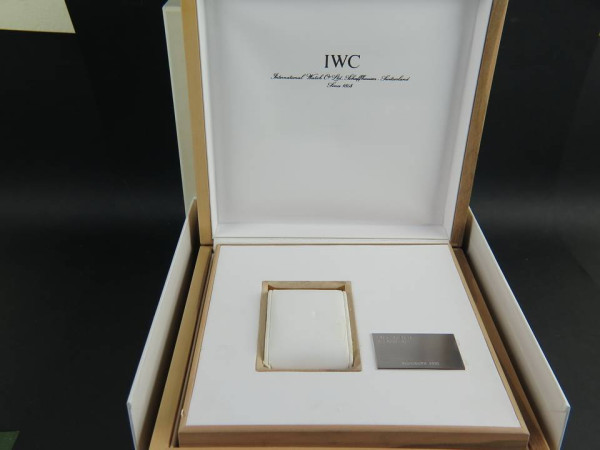 IWC - Box