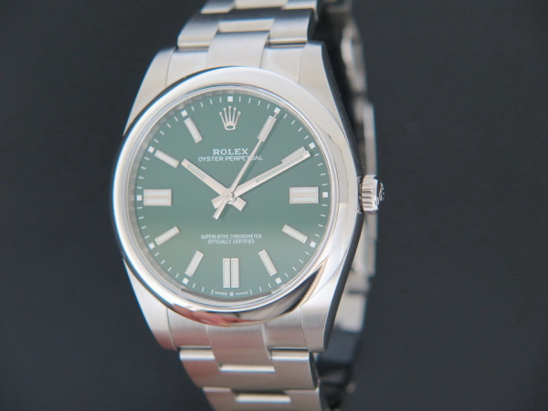 Rolex - Oyster Perpetual 41 Green Dial 124300 NEW 