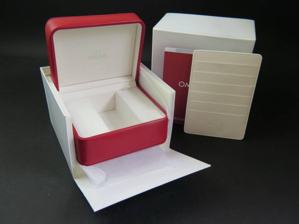 Omega - Box and Cardholder