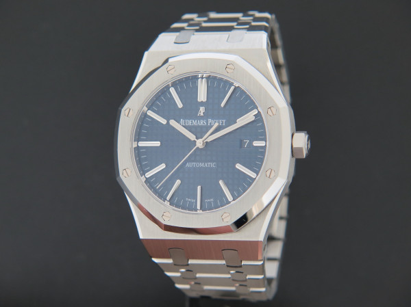 Audemars Piguet - Royal Oak Selfwinding Blue Dial 15400 ST