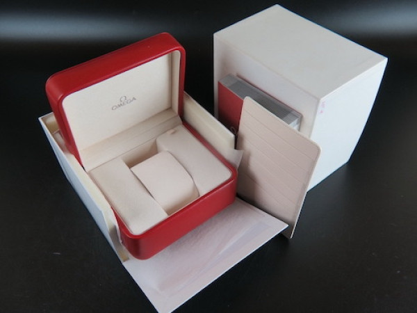 Omega - Box Set with Manual and Card Holder