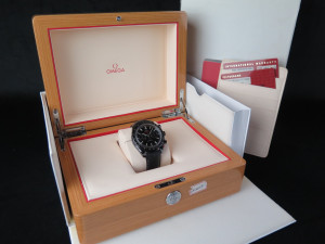 Omega Speedmaster Dark Side of the Moon 311.92.44.51.01.003