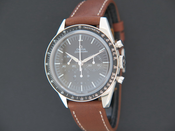 Omega - Speedmaster Moonwatch 'First Omega in Space' 311.32.40.30.01.001 99% NEW