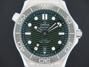 Omega Seamaster Diver 300M Co-Axial Master Chronometer Green Dial NEW 21030422010001