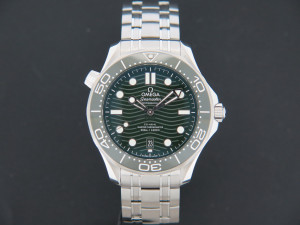 Omega Seamaster Diver 300M Co-Axial Master Chronometer Green Dial NEW 21030422010001