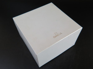 Omega Box Set With Cardholder And Manual