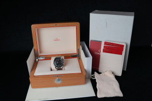 Omega Speedmaster Moonphase Co-Axial Master Chronometer 44.25MM 304.30.44.52.01.001