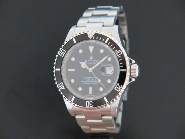 Rolex - Oyster Perpetual Submariner Date