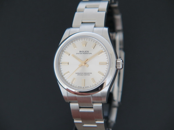 Rolex - Oyster Perpetual 31 Silver Dial 277200 NEW 