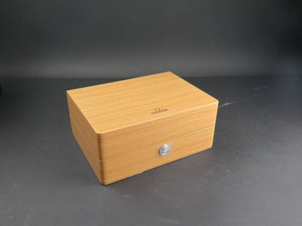 Omega - watch box
