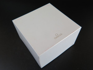 Omega Box Set With Cardholder And Manual