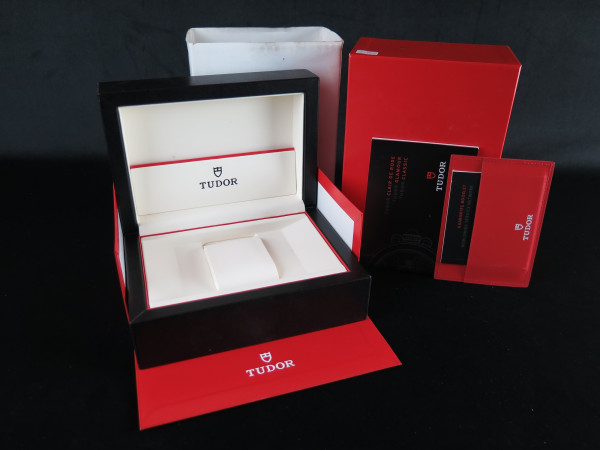 Tudor - Box Set with Manuals and Card Holder