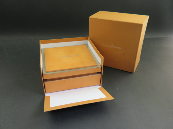 Girard Perregaux - Box