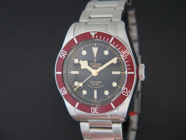 Tudor - Heritage Black Bay Red NEW