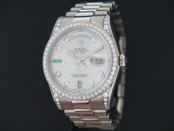 Rolex - Day-Date White Gold Silver Diamond Emerald Dial 118389