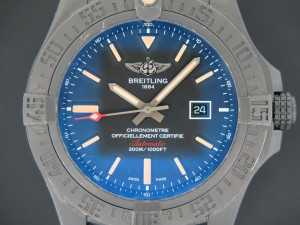 Breitling Avenger Blackbird 44 V17310