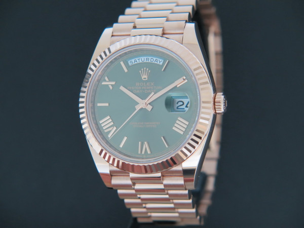 Rolex - Day-Date 40 Everose Green Roman Dial 228235