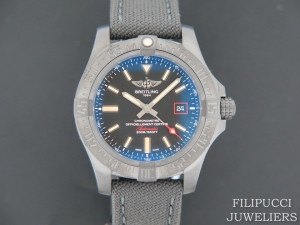 Breitling Avenger Blackbird 44 NEW