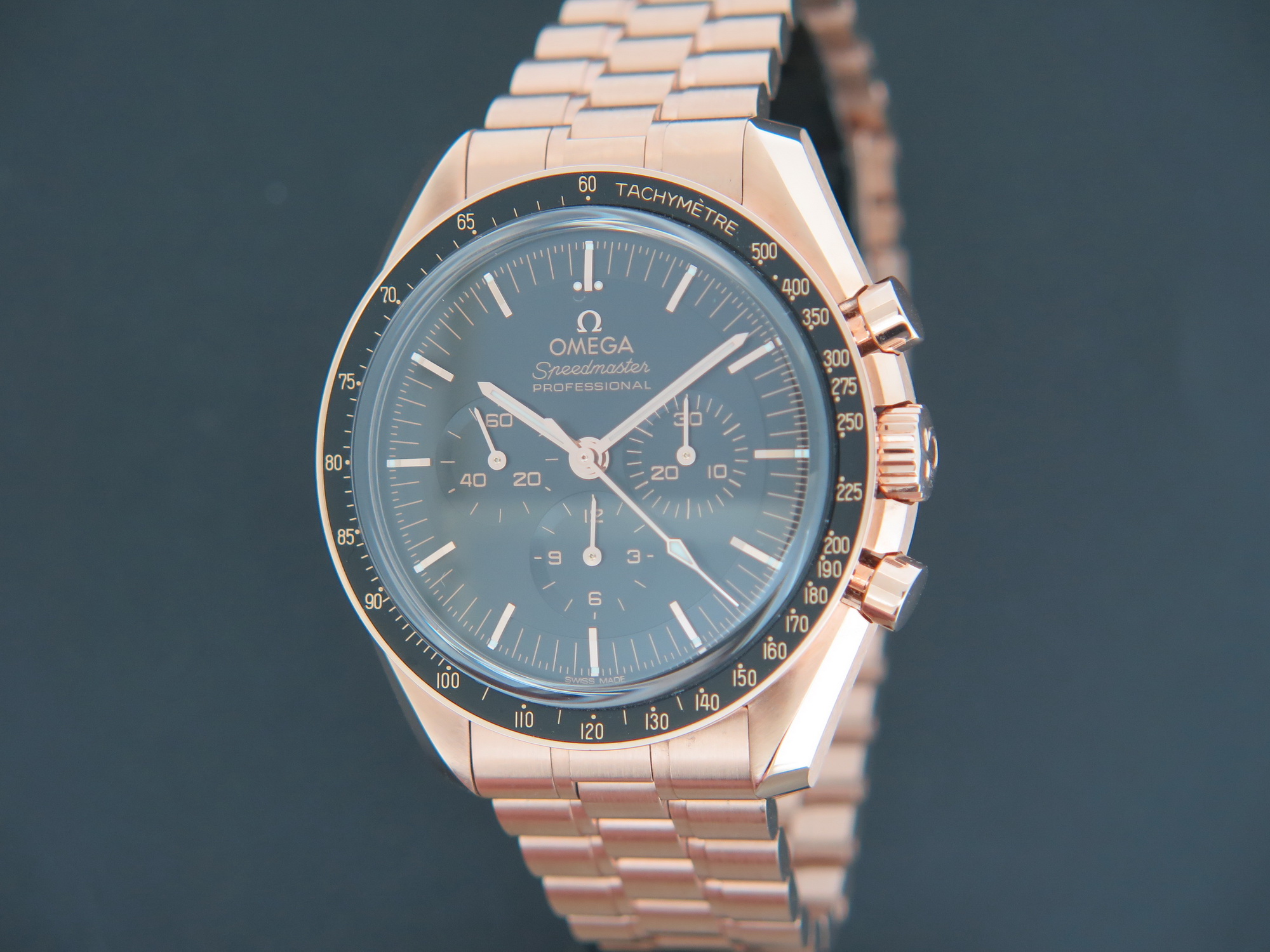 Omega Speedmaster Professional Moonwatch Co-Axial Sedna Gold 31060425001001
