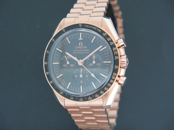 Omega - Speedmaster Professional Moonwatch Co-Axial Sedna Gold 31060425001001