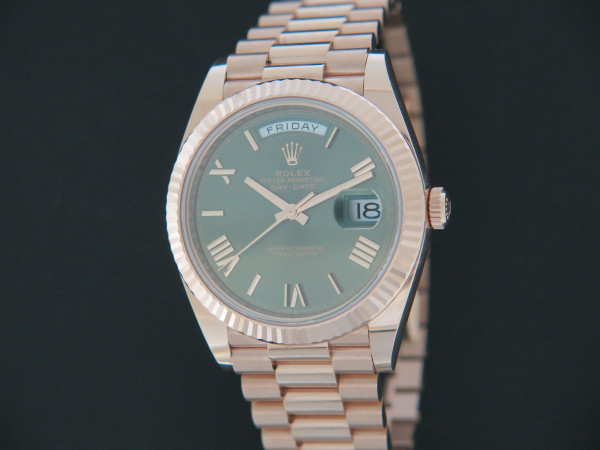 Rolex - Day-Date 40 Everose Green Roman Dial 228235 NEW