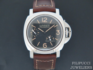 Panerai Luminor Marina 8 Days Power Reserve 44 MM PAM00795