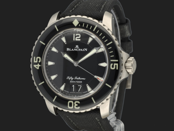 Blancpain - Fifty Fathoms Grande Date 45MM Titanium 5050-12B30-B52A