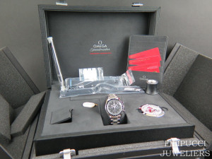 Omega Speedmaster Professional Moonwatch Sapphire NEW