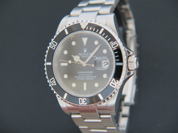 Rolex - Submariner Date 16610