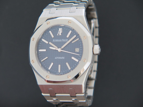 Audemars Piguet - Royal Oak Blue Dial 15300ST 