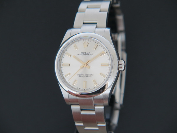 Rolex - Oyster Perpetual 31 Silver Dial 277200 NEW