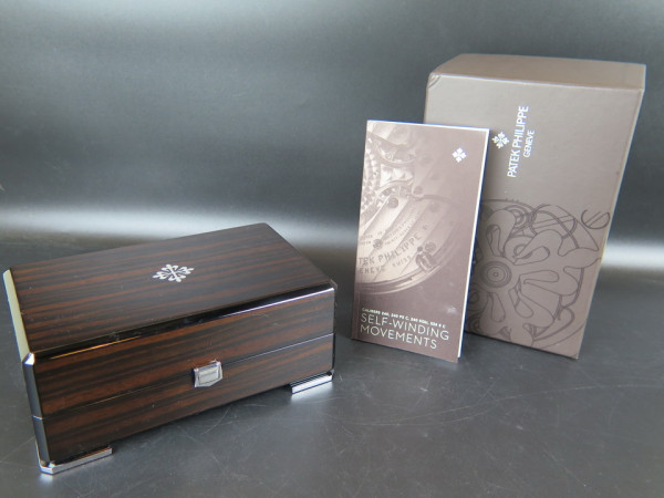 Patek Philippe - Box with booklet
