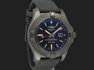 Breitling Avenger Blackbird 48 V17310