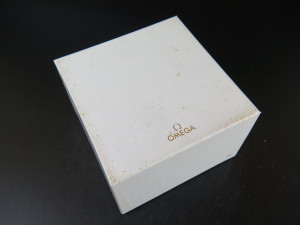 Omega Box Set With Cardholder And Manual