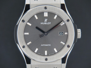 Hublot Classic Fusion Titanium Racing Grey 42mm 542.NX.7071.LR