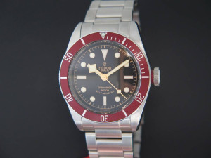 Tudor Heritage Black Bay Red NEW