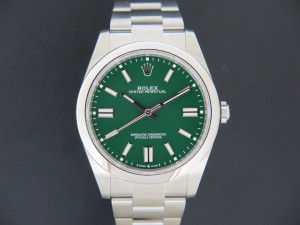 Rolex Oyster Perpetual 41 Green Dial 124300 NEW 